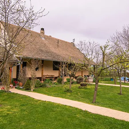 Brkin Salas Farm stay Cenej